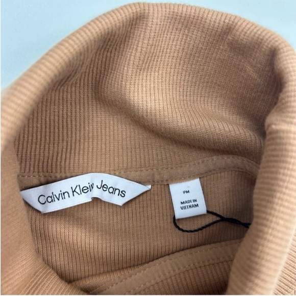 NWT Calvin Klein Jeans One-Shoulder Turtleneck Top - Picture 3 of 10